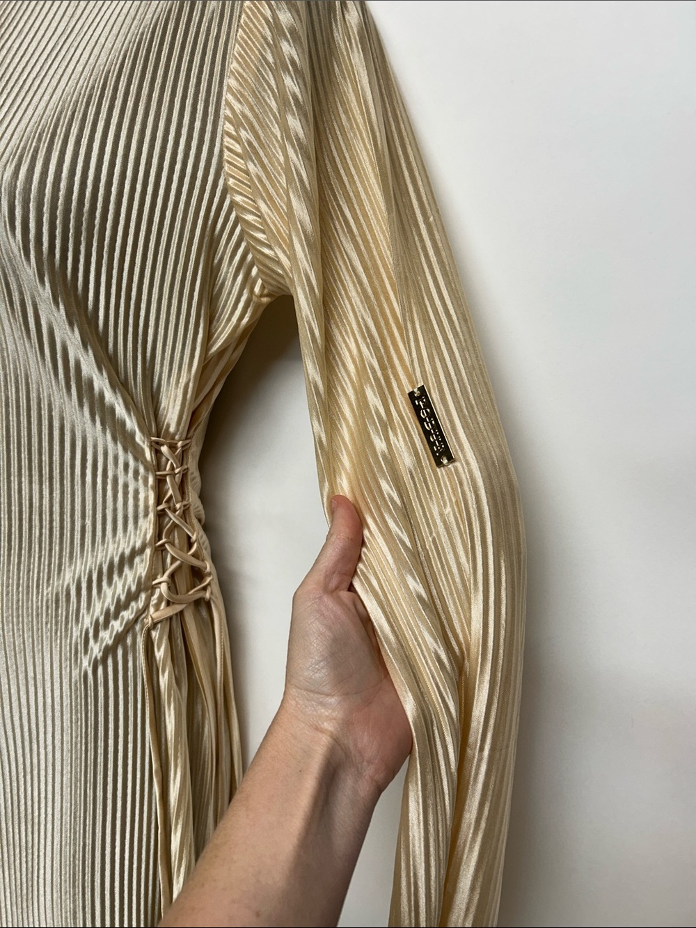 Elegant Cream Pleated Long Sleeve Maxi Dress Podur Size 8 Sexy — image 4 of 8